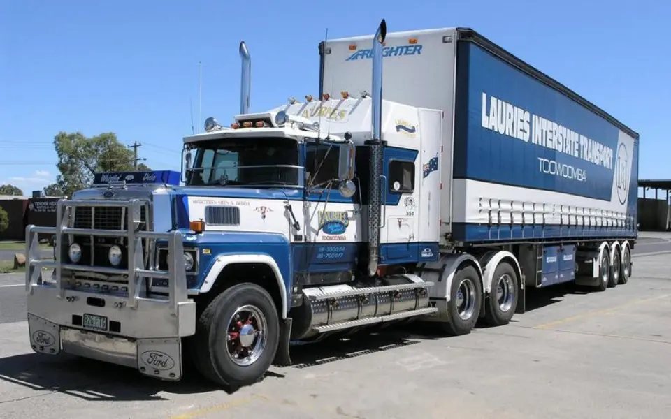 Чаро мошинҳои боркаши мошинҳои худро ба боло нишон намедиҳанд?